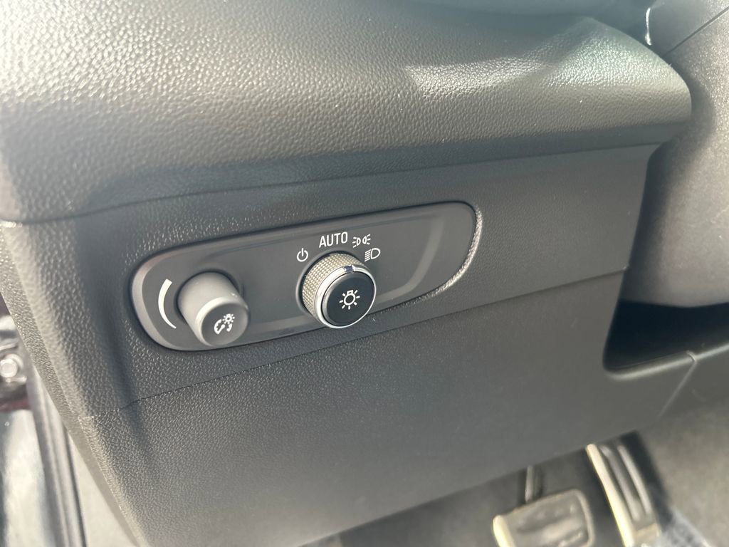 Used 2023 Buick Envision Preferred w/ Sport Touring Package image 27