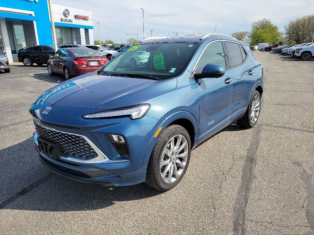 Used 2025 Buick Encore GX Avenir w/ Avenir Technology Package AWD/4WD image 6