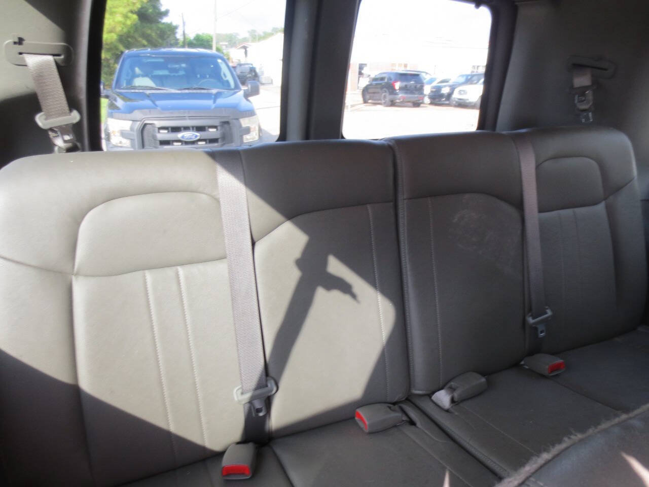 Used 2008 Chevrolet Express 2500 Passenger RWD image 10
