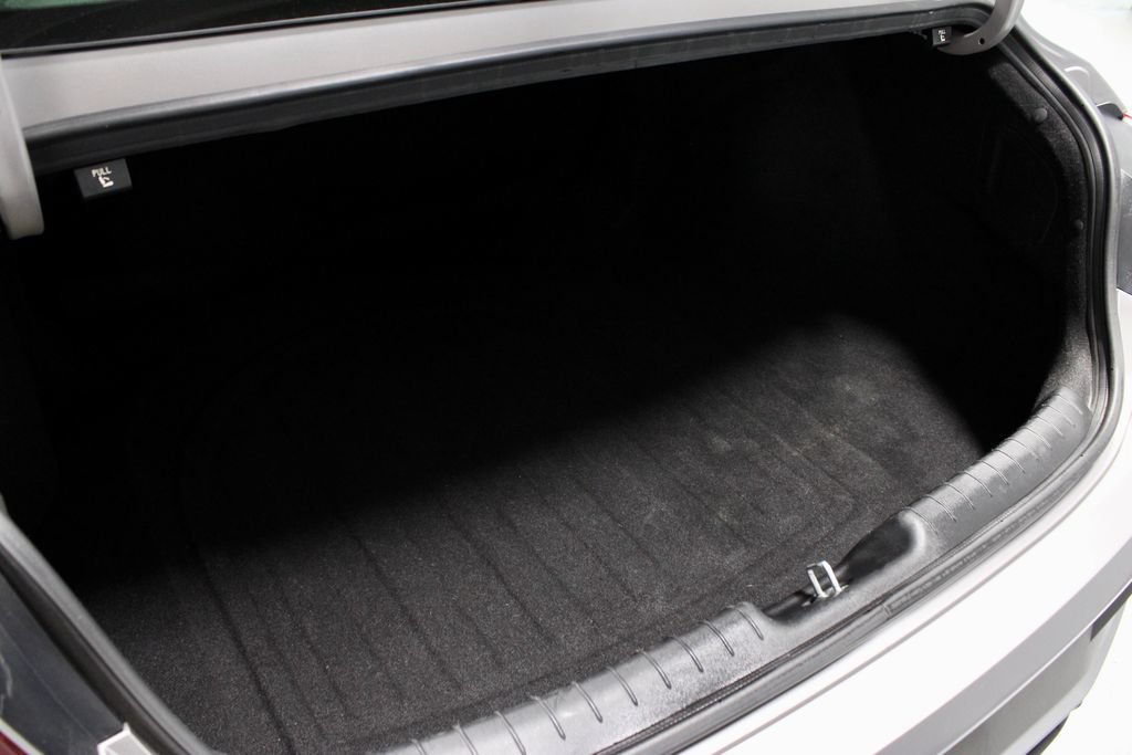 Used 2024 Hyundai Elantra SEL FWD image 15