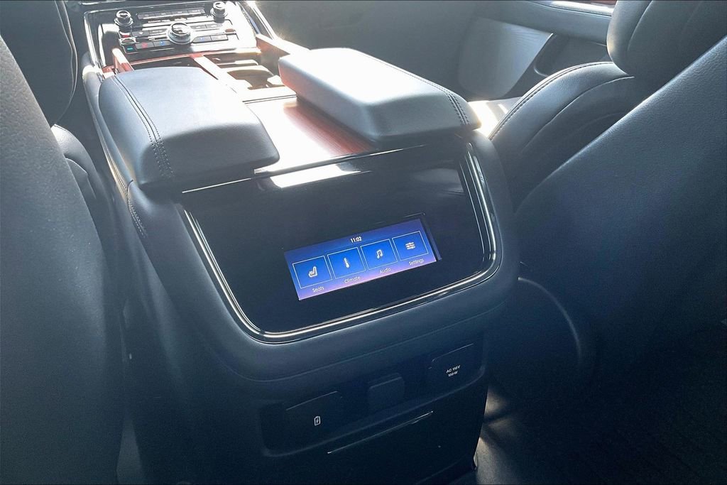 Used 2024 Lincoln Navigator L Reserve AWD/4WD image 12