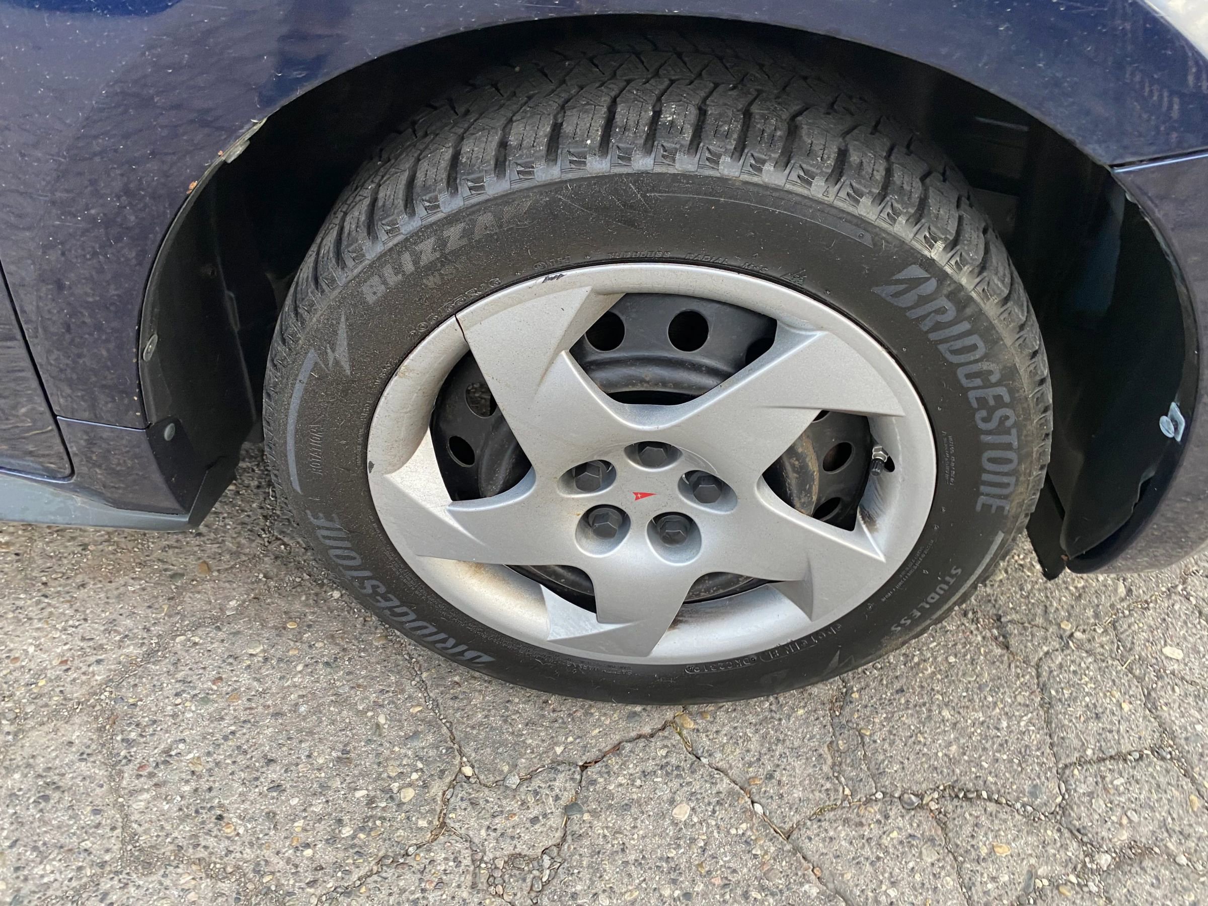 Used 2010 Pontiac Vibe image 22