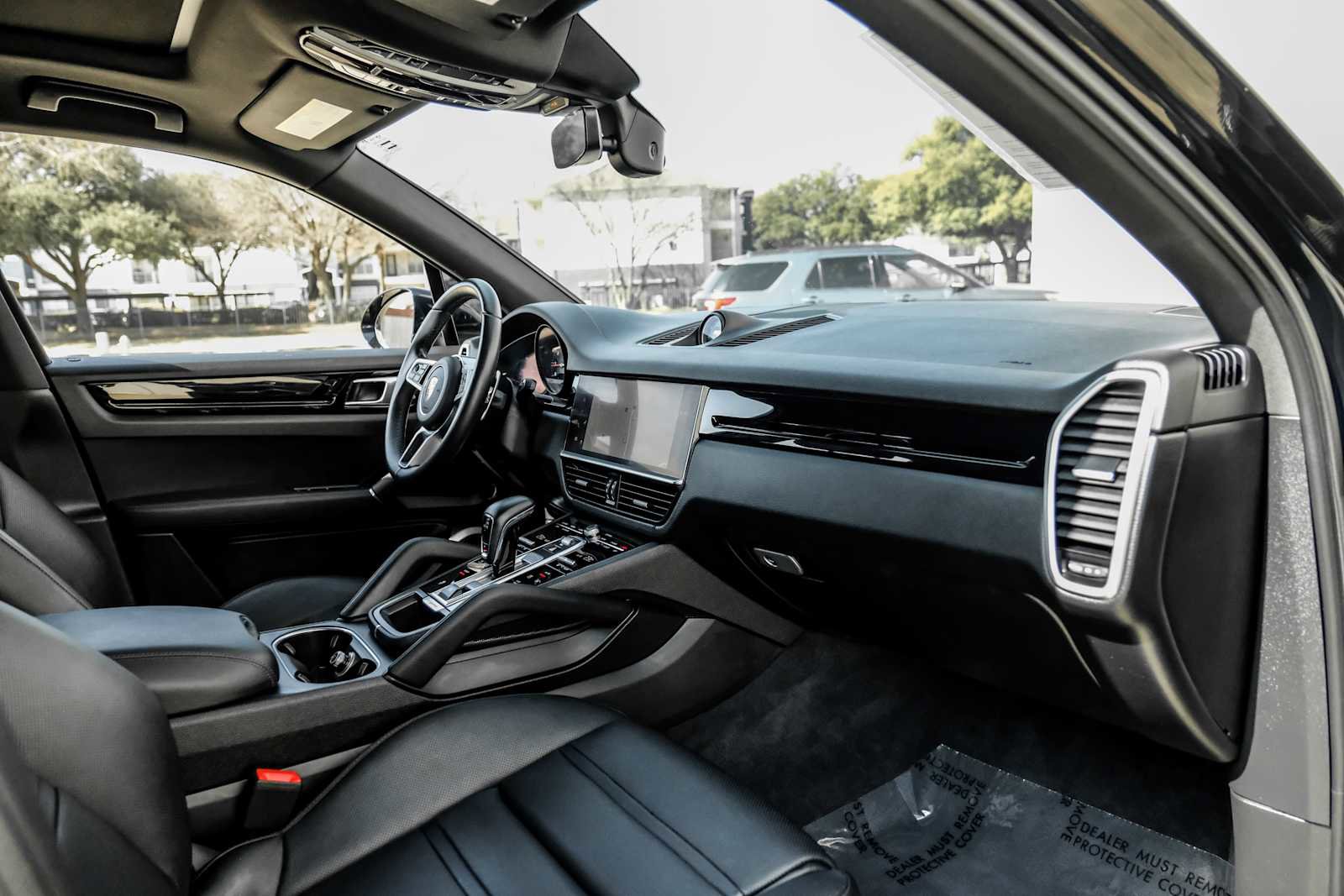 Used 2022 Porsche Cayenne image 15