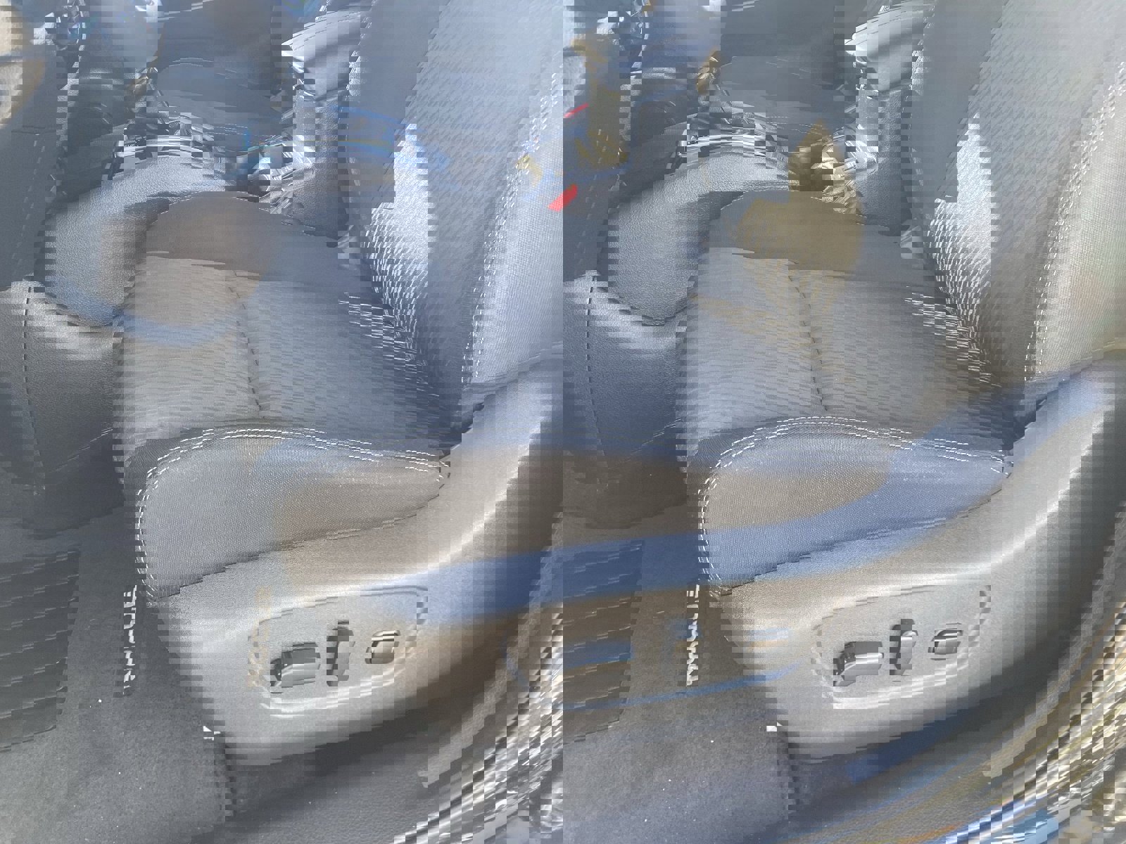 Used 2018 Nissan Rogue SV image 23