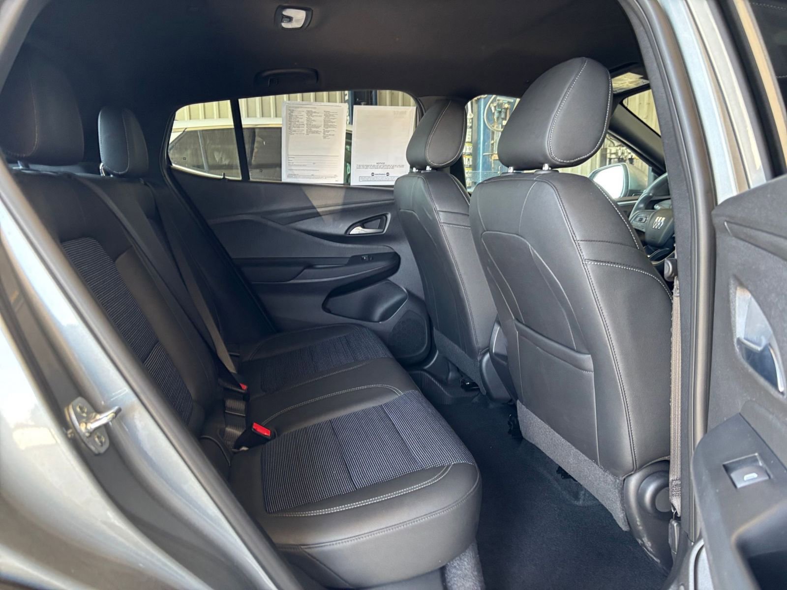 Used 2025 Buick Envista Preferred image 24