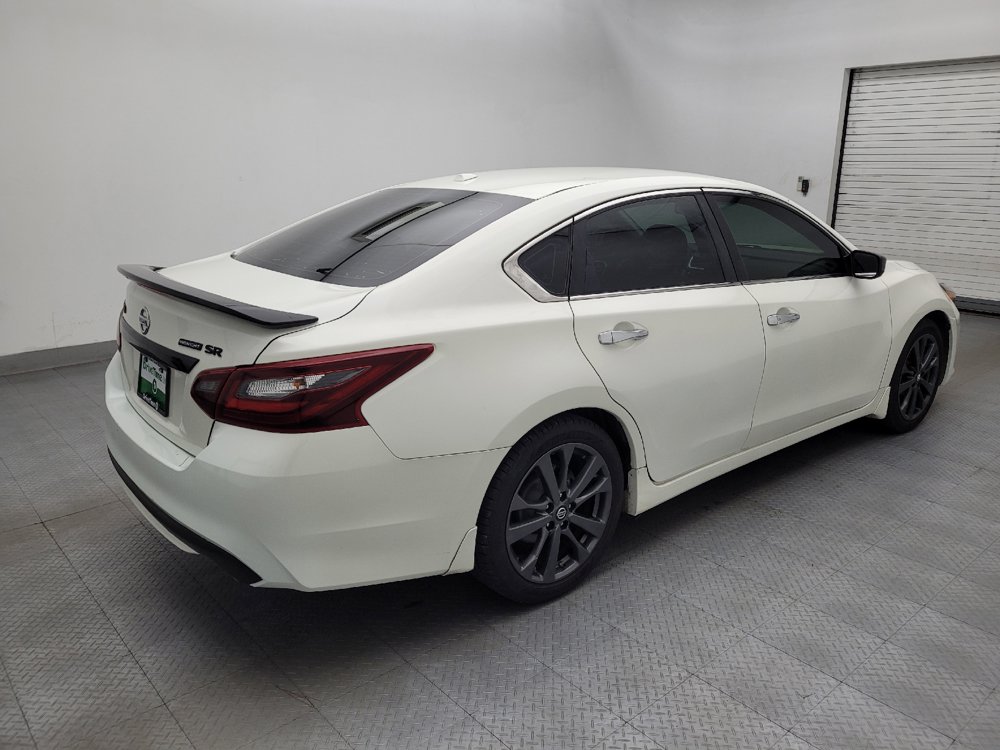 Used 2018 Nissan Altima 2.5 SR w/ SR Midnight Edition FWD image 9