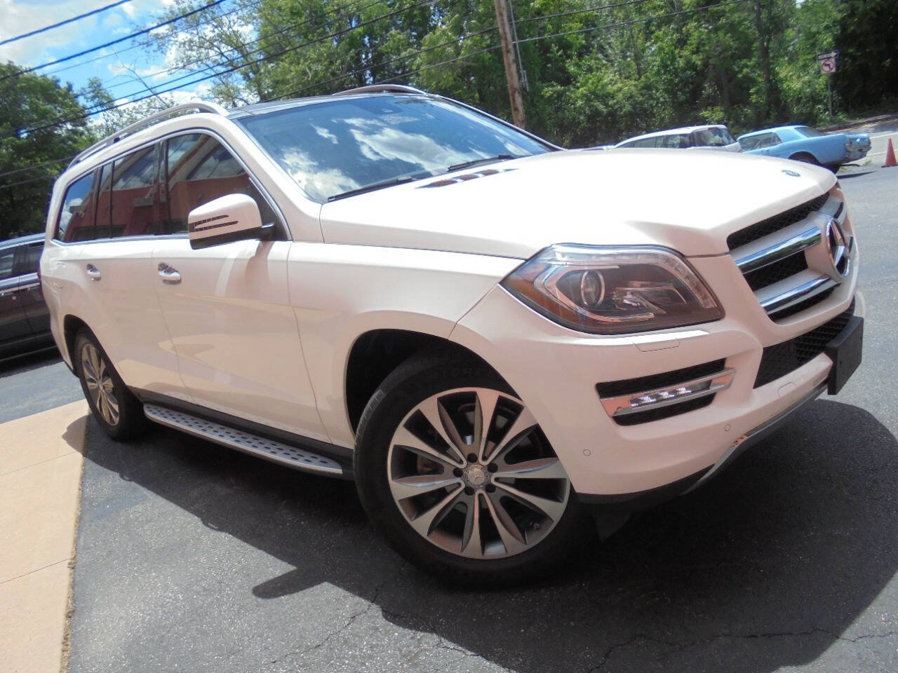 Used 2015 Mercedes-Benz GL 450 4MATIC w/ Lighting Package image 2