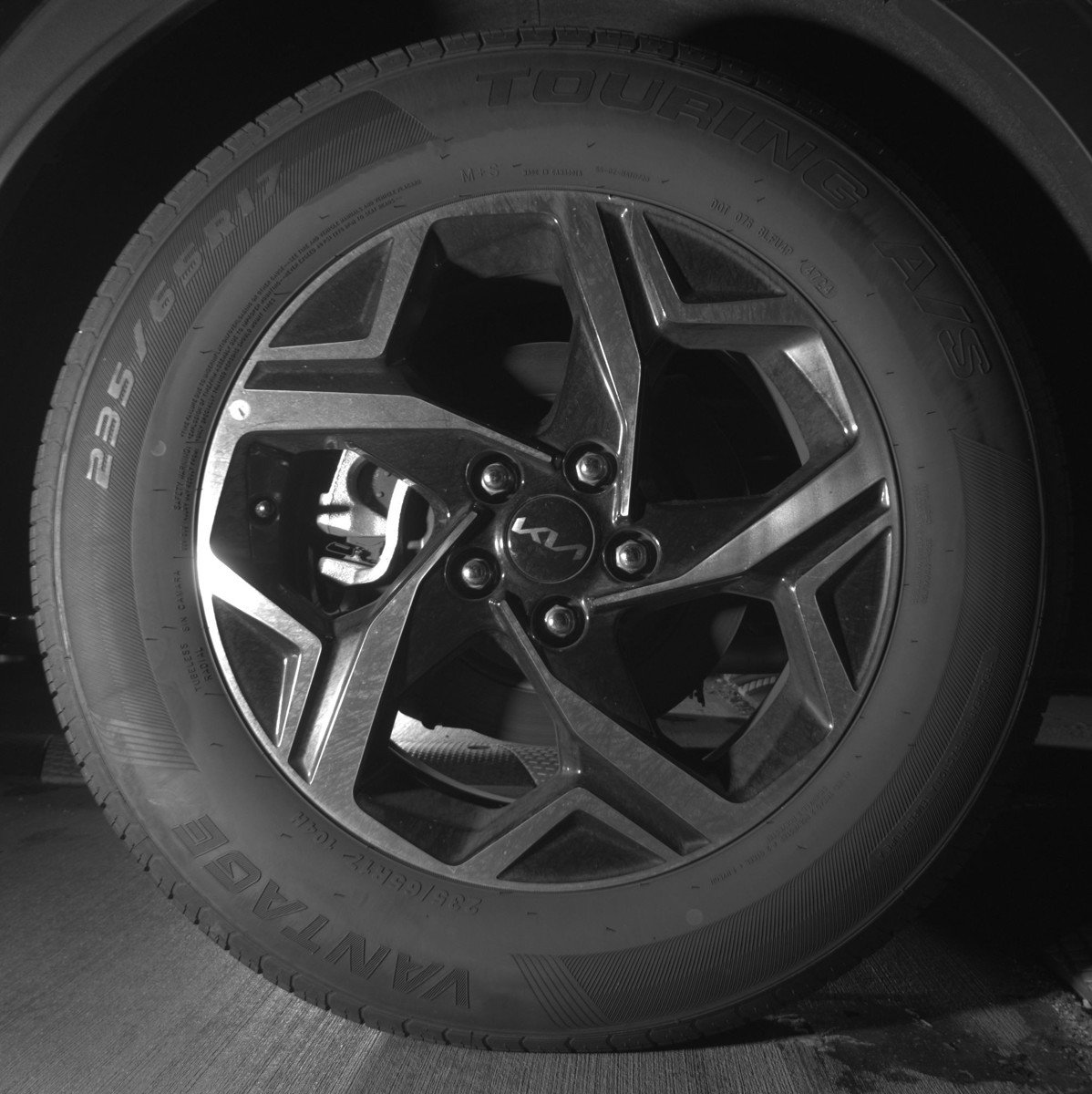 Used 2025 Kia Sportage LX image 15