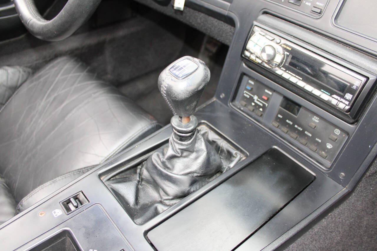 Used 1989 Chevrolet Corvette Convertible RWD image 16
