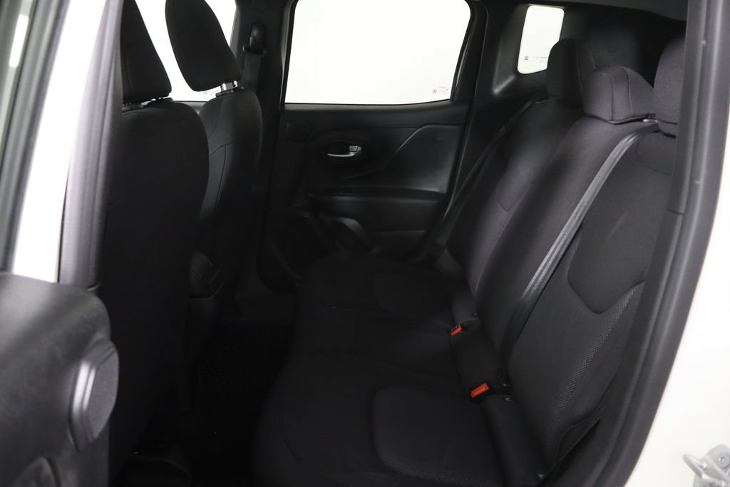 Used 2023 Jeep Renegade Latitude w/ Sun & Fun Group AWD/4WD image 16
