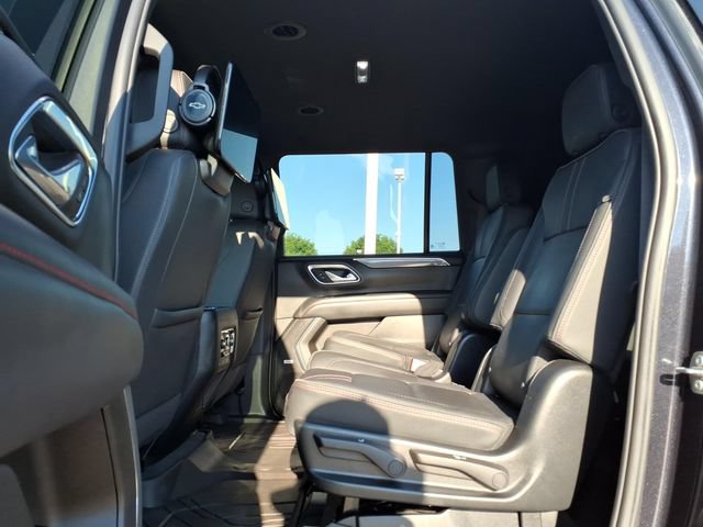 Certified 2023 Chevrolet Suburban RST w/ Luxury Package AWD/4WD image 13