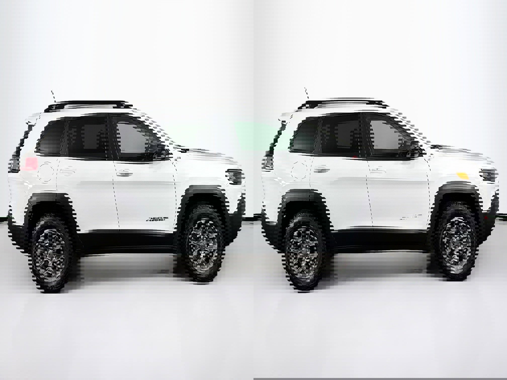 Used 2022 Jeep Cherokee Trailhawk image 12