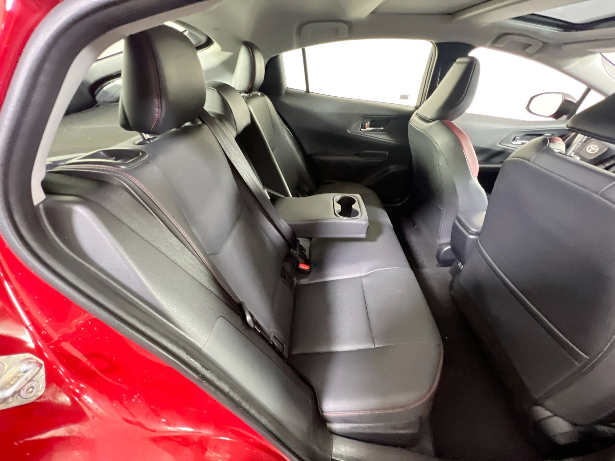 Used 2025 Toyota Prius Plug-In Hybrid image 27