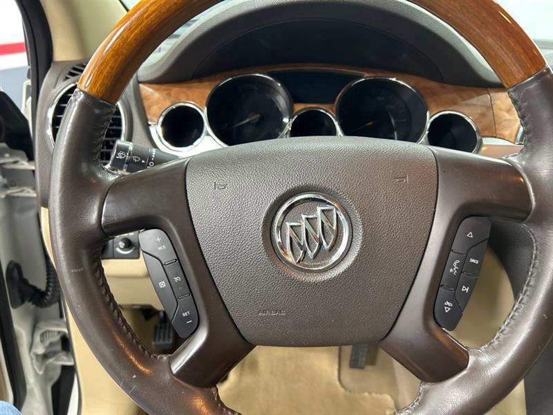 Used 2011 Buick Enclave CXL image 21