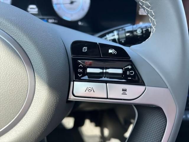 Used 2025 Hyundai Elantra SEL image 19