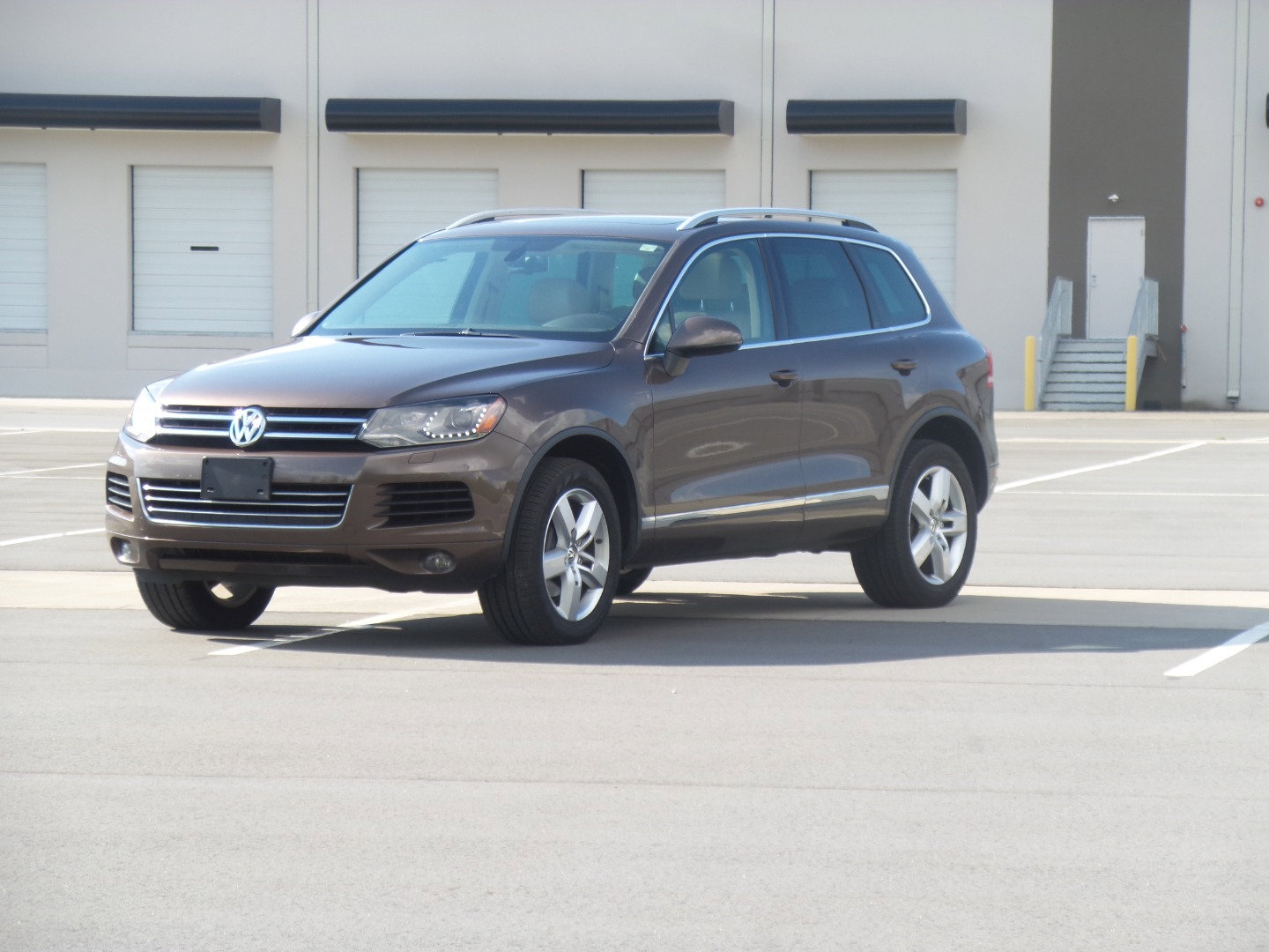 Used 2013 Volkswagen Touareg VR6 image 8