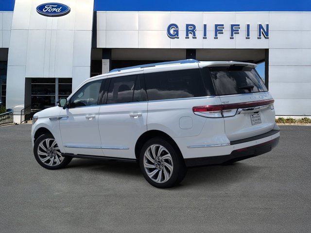 Used 2023 Lincoln Navigator Reserve RWD image 9