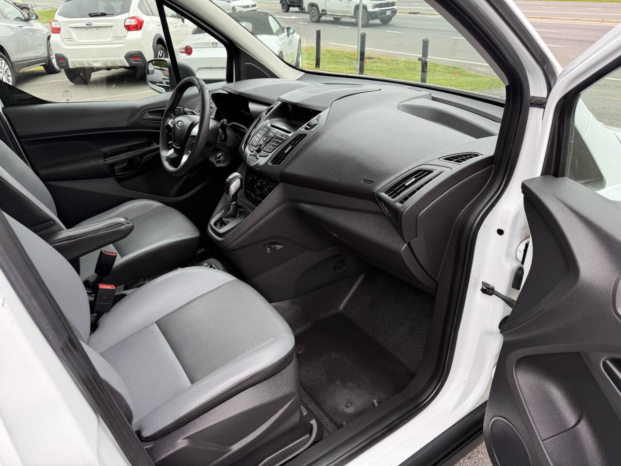 Used 2017 Ford Transit Connect XL FWD image 13