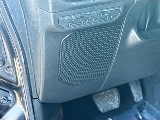 Used 2025 Jeep Gladiator Sport AWD/4WD image 18