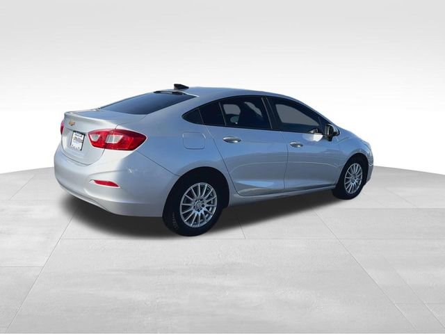 Used 2018 Chevrolet Cruze LS image 9