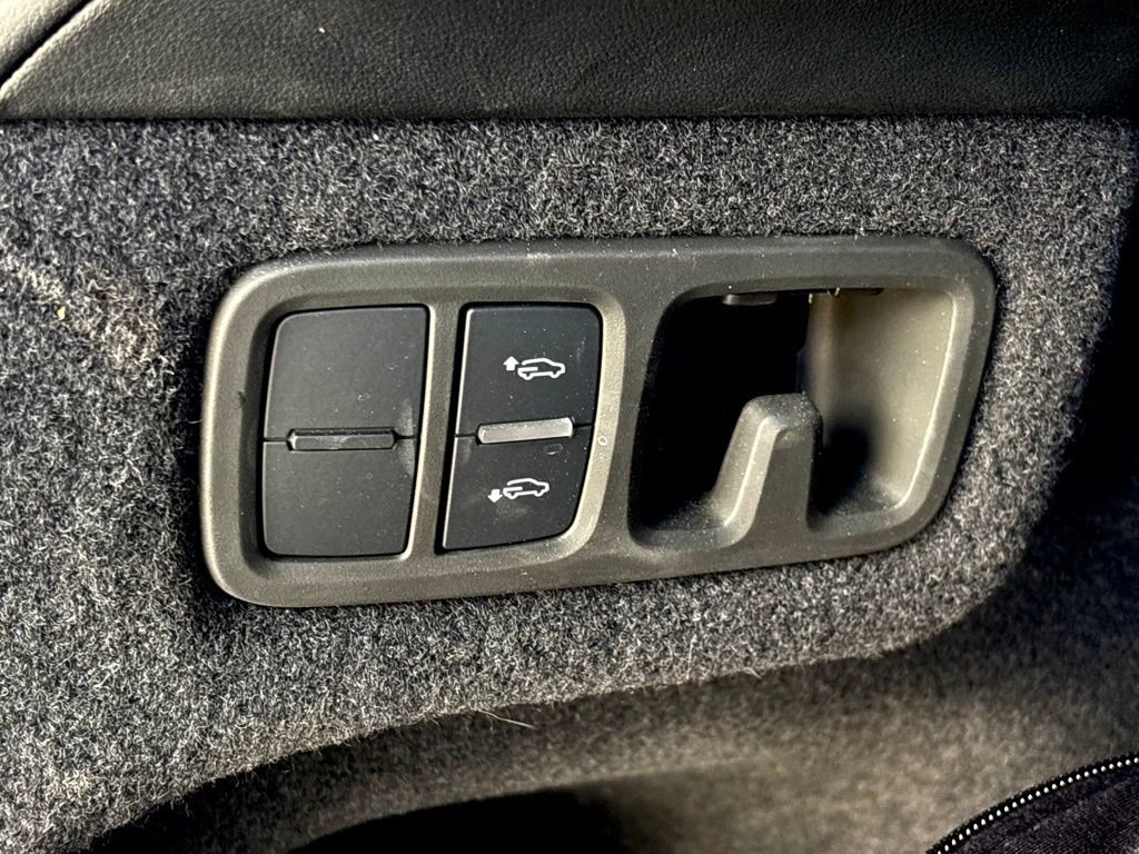 Used 2022 Lamborghini Urus image 43
