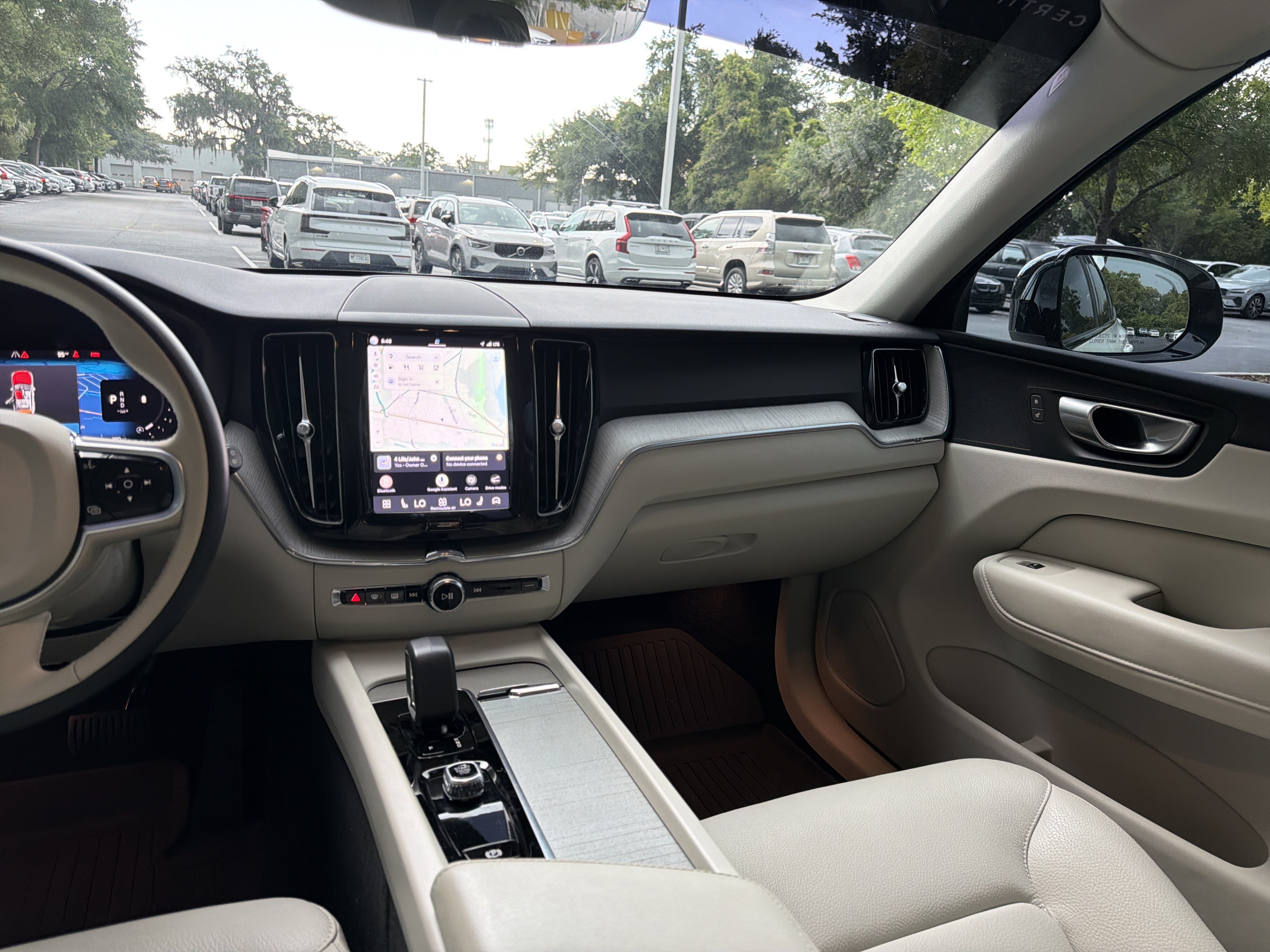 Certified 2024 Volvo XC60 B5 Plus w/ Protection Package Premier AWD/4WD image 31