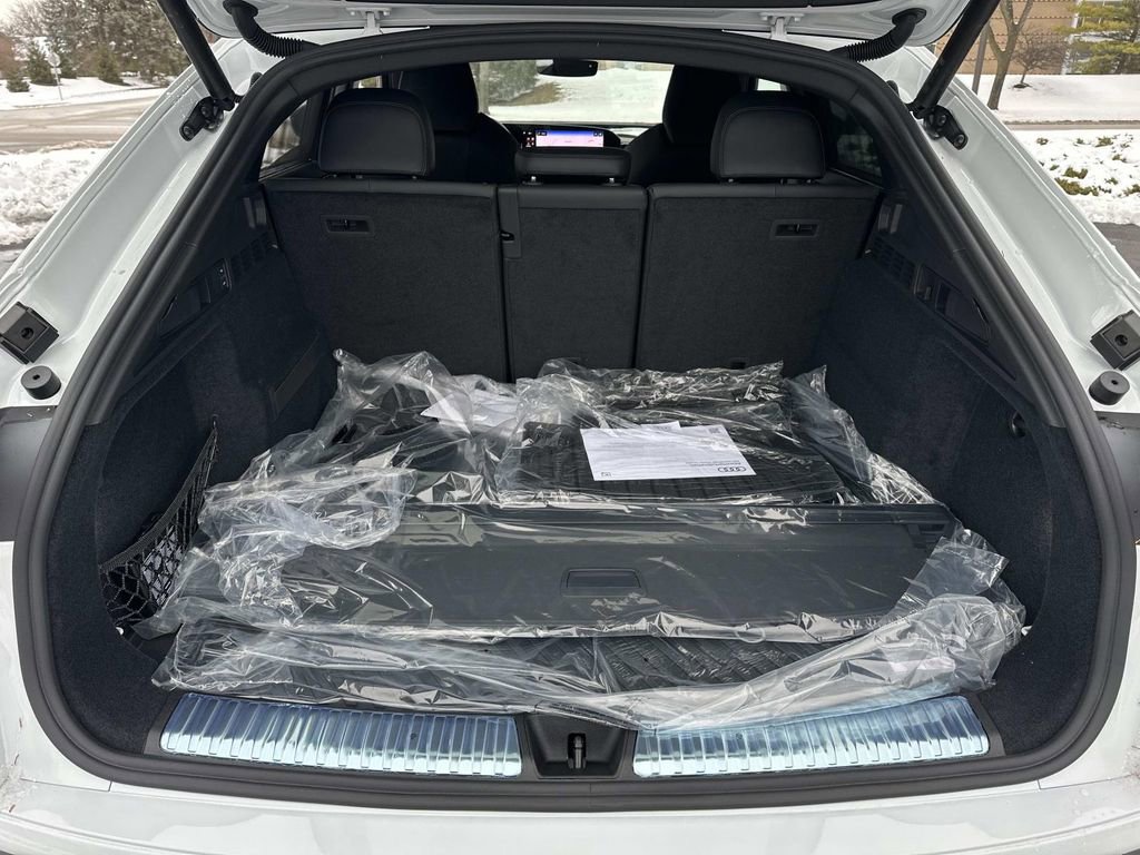 New 2025 Audi SQ5 Premium Plus image 9