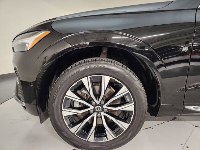 Used 2023 Volvo XC60 B5 Plus image 11