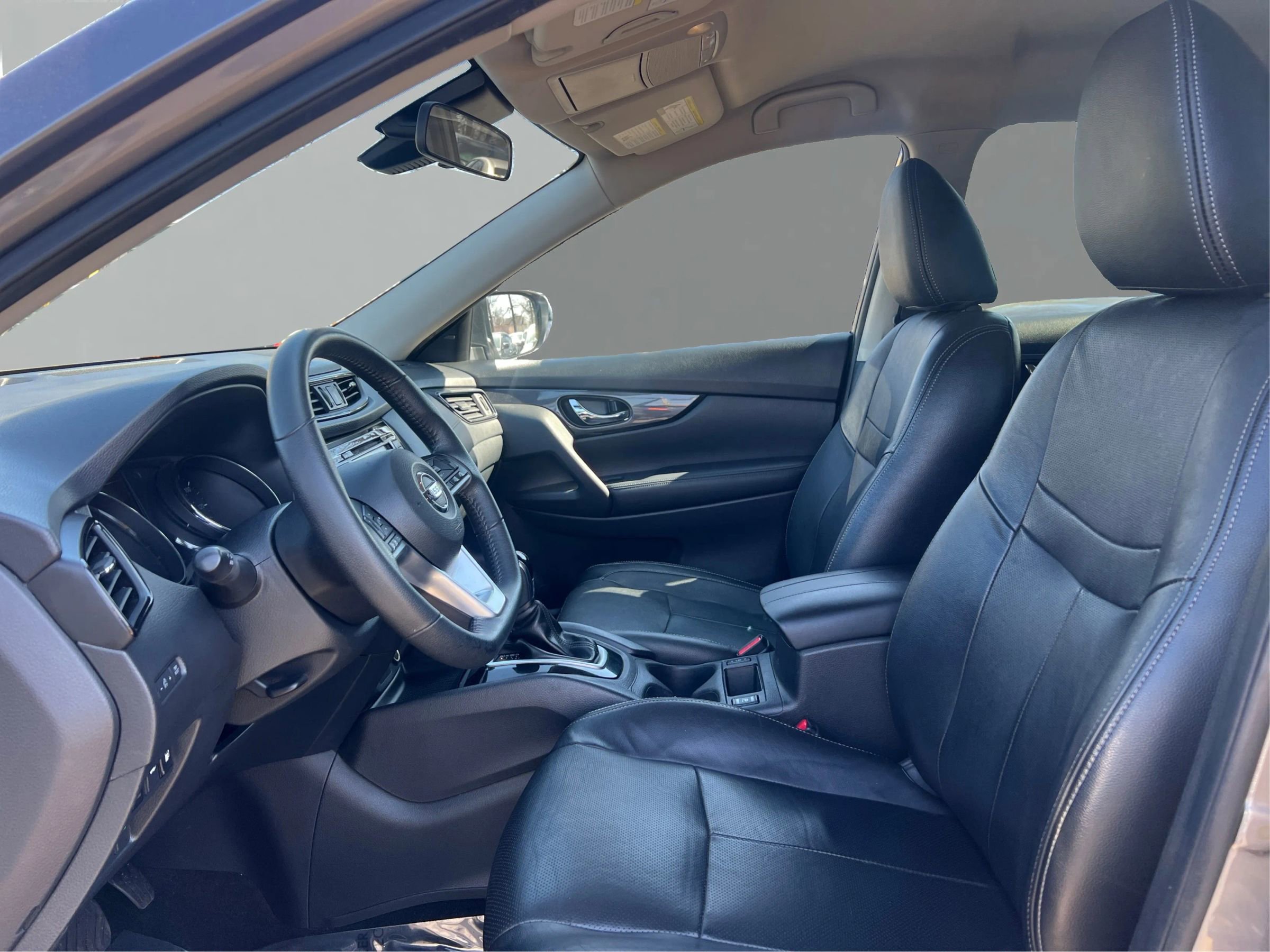 Used 2019 Nissan Rogue SV image 9
