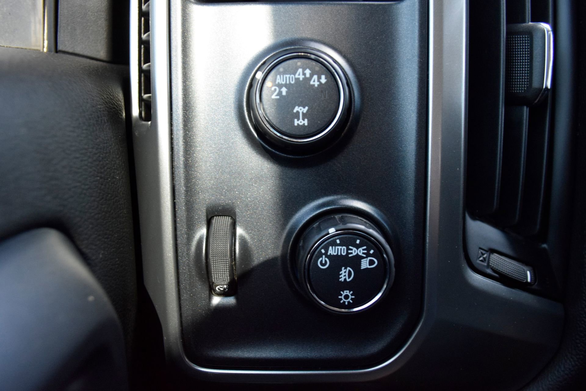 Used 2018 Chevrolet Silverado 1500 LT w/ All Star Edition AWD/4WD image 16