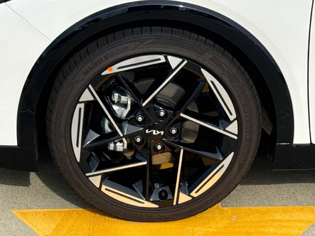 New 2026 Kia K4 GT-Line w/ GT-Line Premium Package FWD image 4