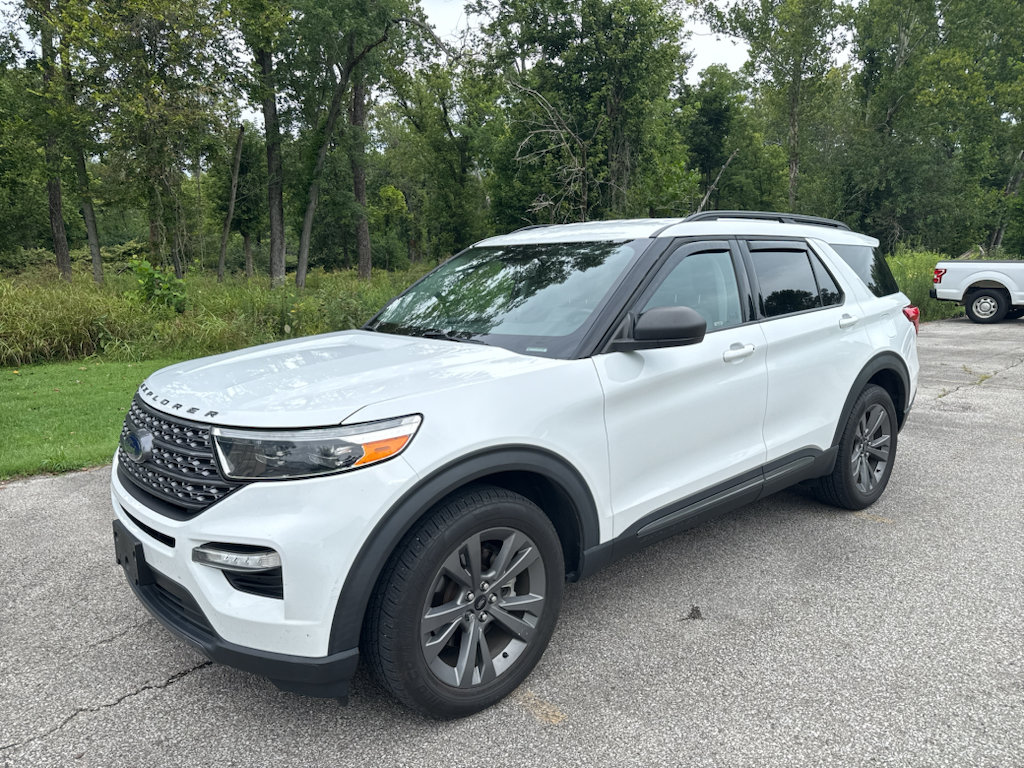 Used 2021 Ford Explorer XLT w/ Equipment Group 202A AWD/4WD image 8