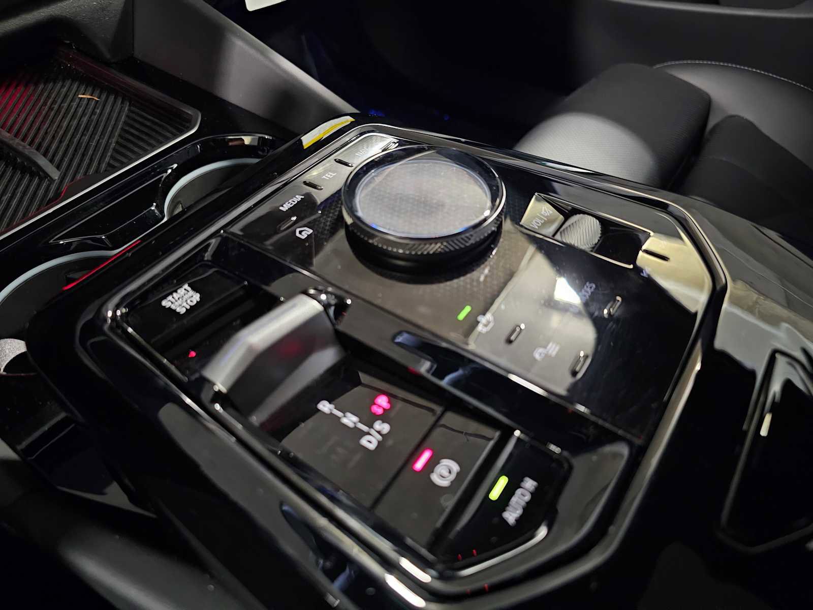 Used 2025 BMW 530i xDrive w/ M Sport Package image 20