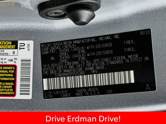 Certified 2023 Toyota Highlander Limited FWD image 32