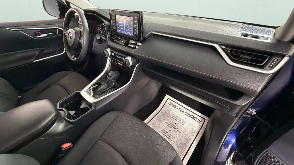 Used 2019 Toyota RAV4 XLE w/ Convenience Package FWD image 32