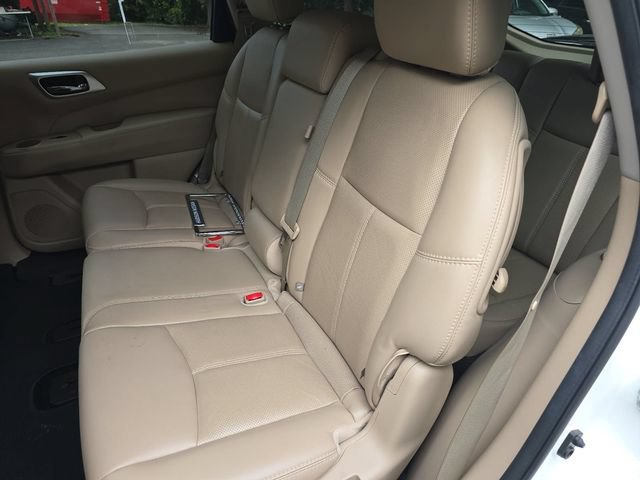 Used 2016 Nissan Pathfinder Platinum FWD image 26