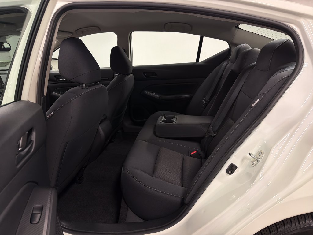 Used 2025 Nissan Altima 2.5 SV FWD image 28