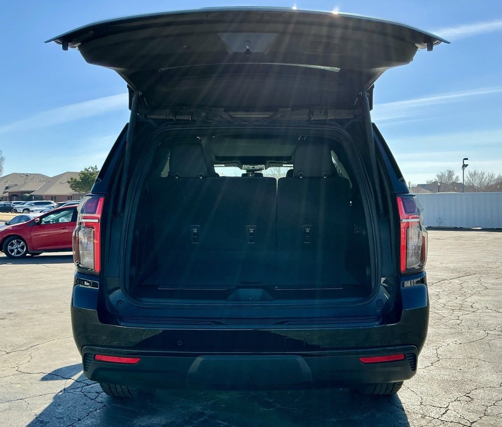 Used 2023 Chevrolet Tahoe Z71 w/ Luxury Package image 17