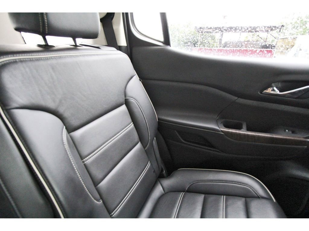 Used 2023 GMC Acadia Denali w/ Denali Ultimate Package FWD image 12