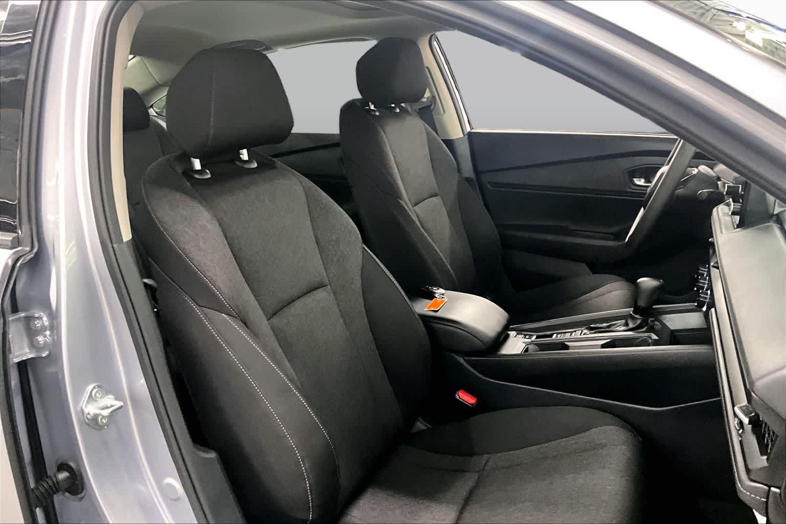 Used 2025 Honda Accord SE image 9