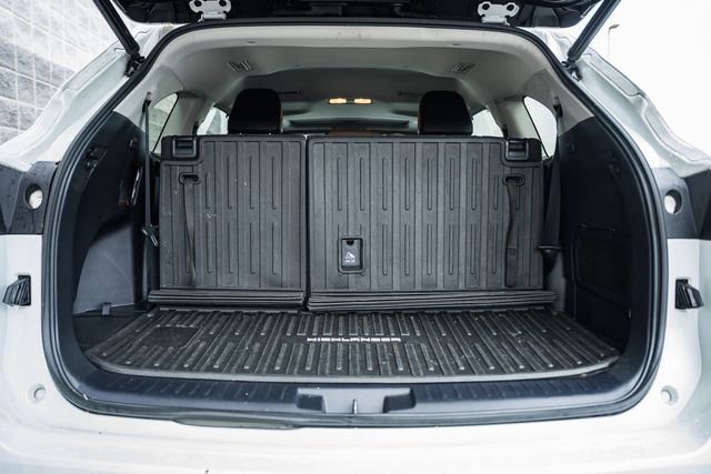 Used 2022 Toyota Highlander XLE image 12