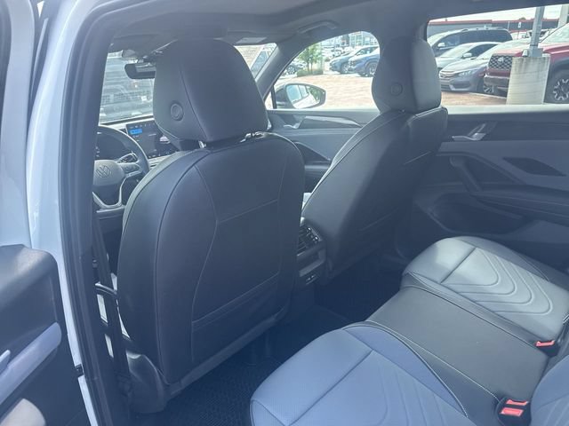Used 2026 Volkswagen Tiguan SE R-Line FWD image 25