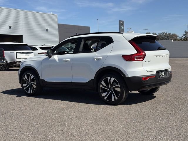 Certified 2025 Volvo XC40 B5 Plus w/ Climate Package AWD/4WD image 9