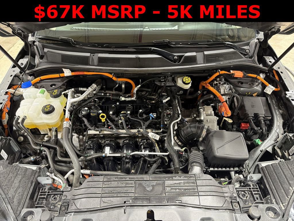 Used 2025 Lincoln Corsair Grand Touring w/ Equipment Group 302A image 18