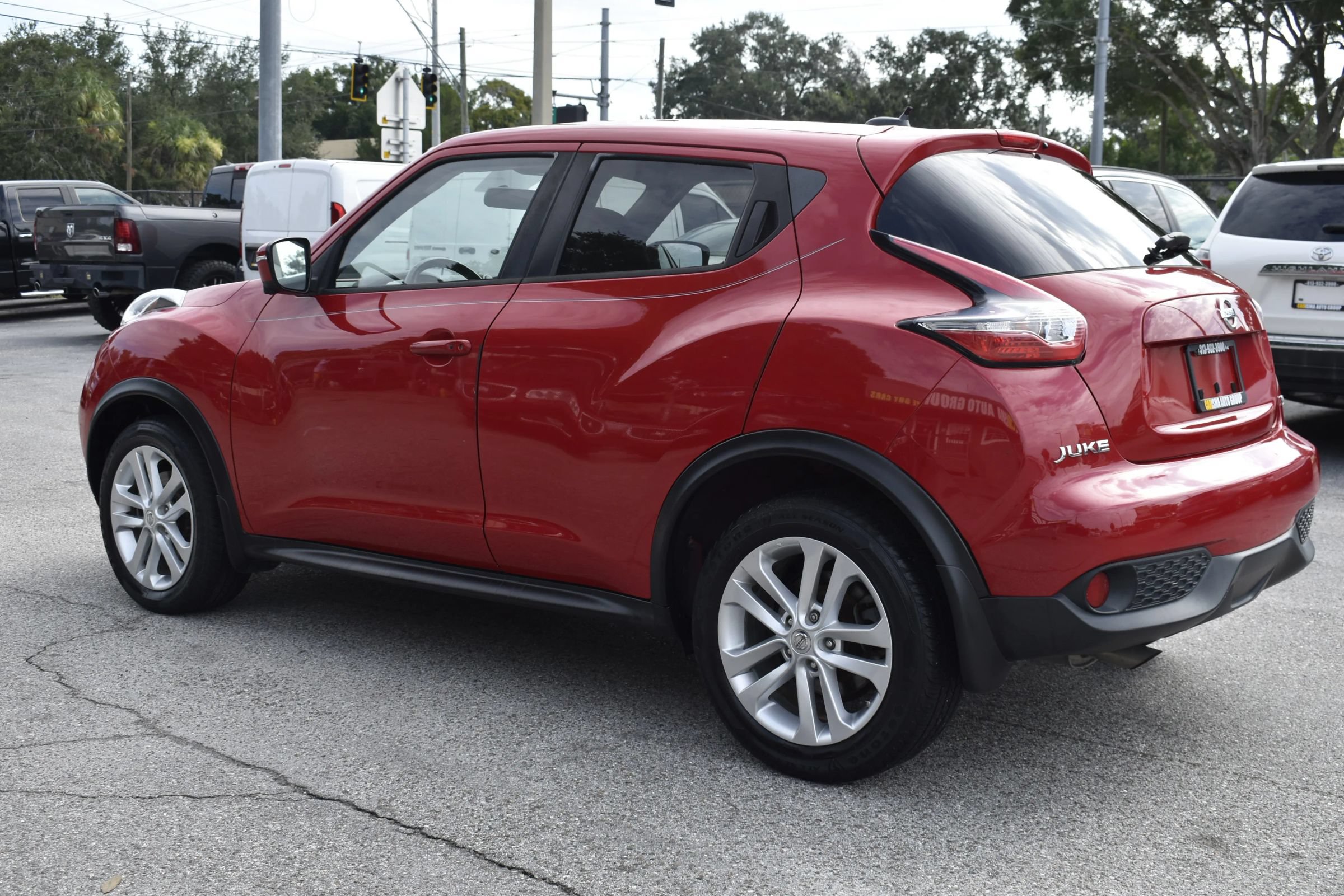 Used 2016 Nissan Juke SL FWD image 8