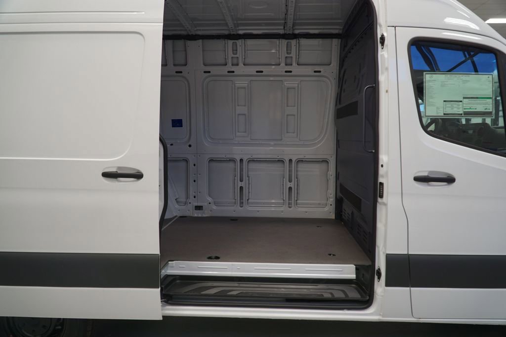 New 2025 Mercedes-Benz Sprinter 2500 image 8