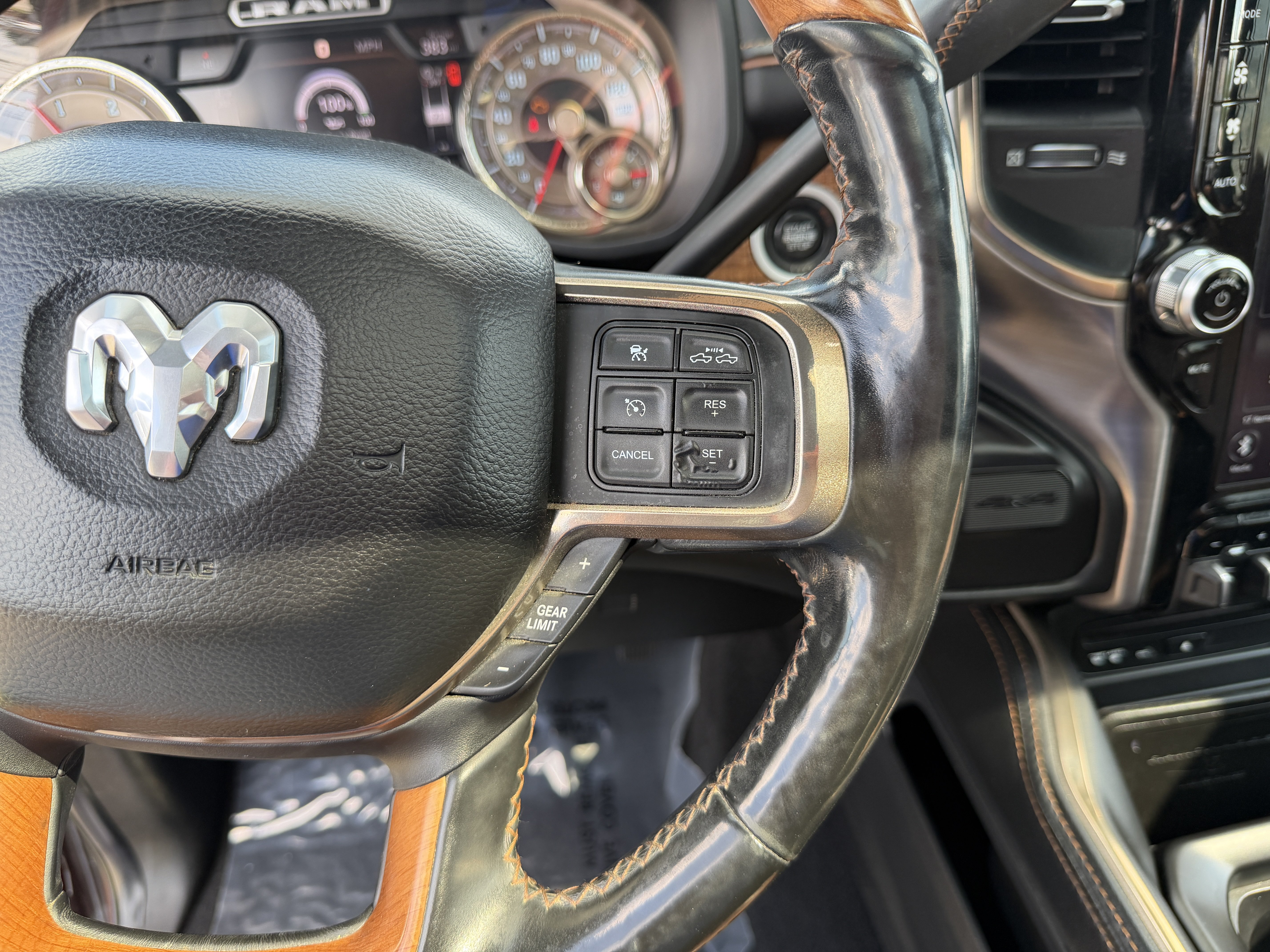 Used 2019 RAM 3500 Limited AWD/4WD image 19