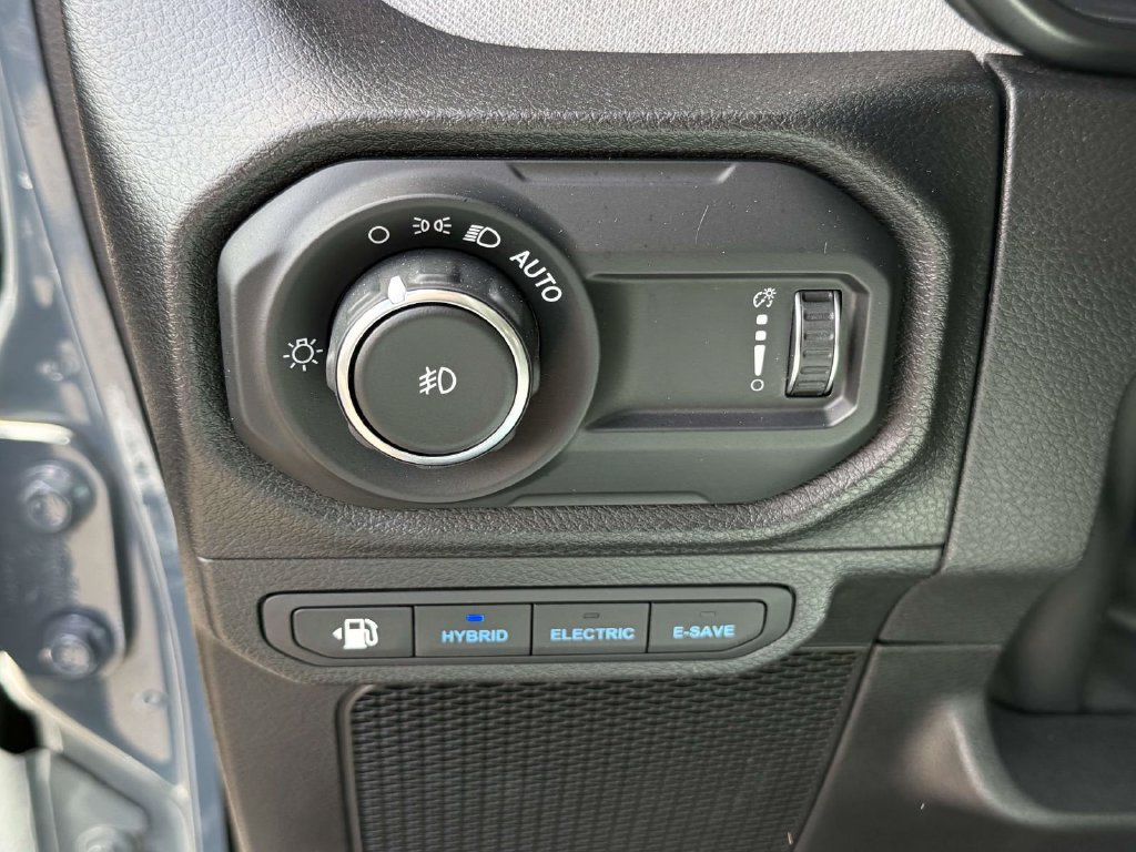 Used 2024 Jeep Wrangler Unlimited AWD/4WD image 30