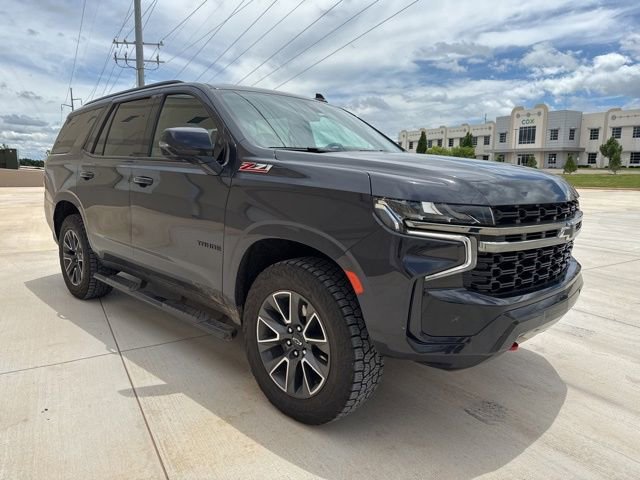 Used 2022 Chevrolet Tahoe Z71 w/ Luxury Package AWD/4WD image 3