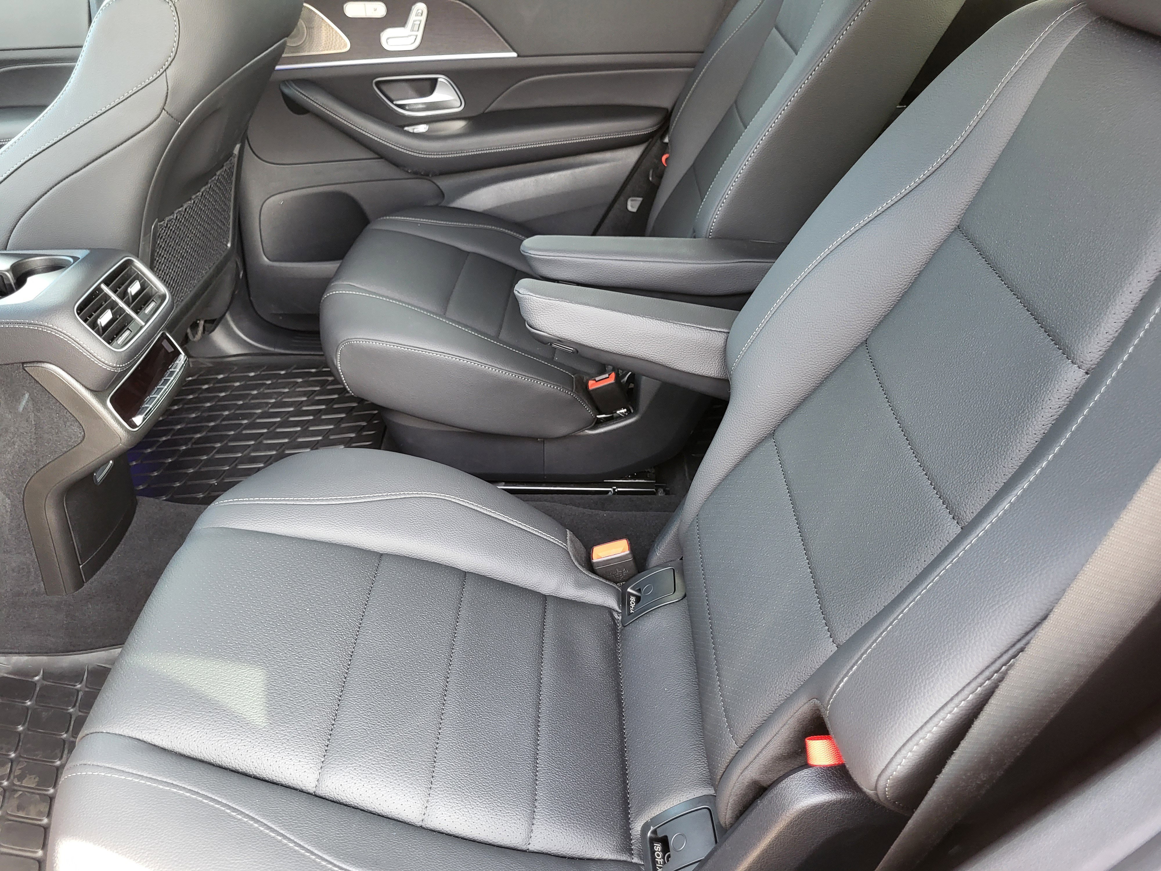 Used 2025 Mercedes-Benz GLS 450 4MATIC image 10